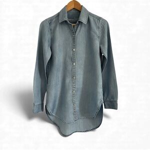 GAP 1969 Woman’s Vintage Indigo Button-Up Shirt XS